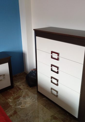 Dormitorio diseñado y fabricado a medida, con impresion en puertas, puertas de corredera y espacios aprovechados 1 (7)