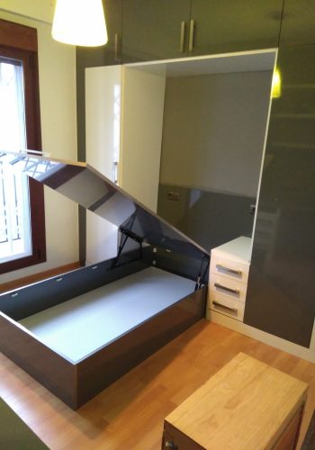 Dormitorio en gris y blanco brillo hecho a medida (2)