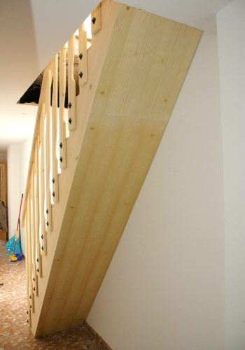 Escalera hecha a medida para la subida a desvan (4)
