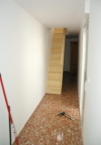 Escalera hecha a medida para la subida a desvan (5)
