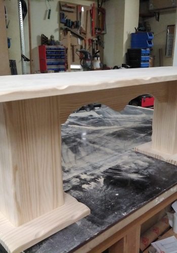 Mesa de diseño en pino y tablero reformado 1 (2)