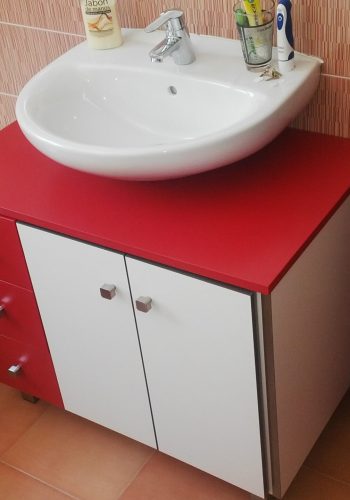 Mueble adaptado a lavabos de pie, para dos cuartos de baños de la misma vivienda 1 (1)