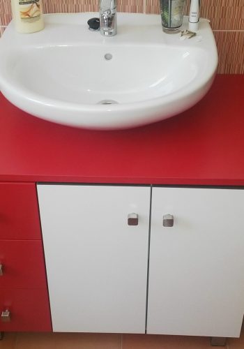 Mueble adaptado a lavabos de pie, para dos cuartos de baños de la misma vivienda 1 (2)