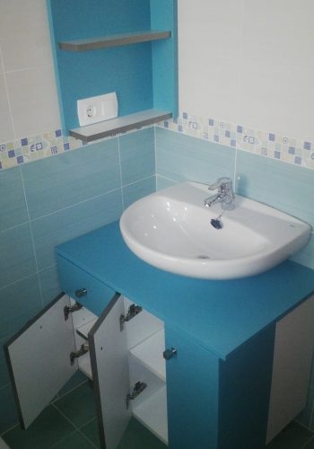 Mueble adaptado a lavabos de pie, para dos cuartos de baños de la misma vivienda 1 (7)