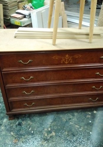 Restauración de dormitorio antiguo a blanco satinado (1)