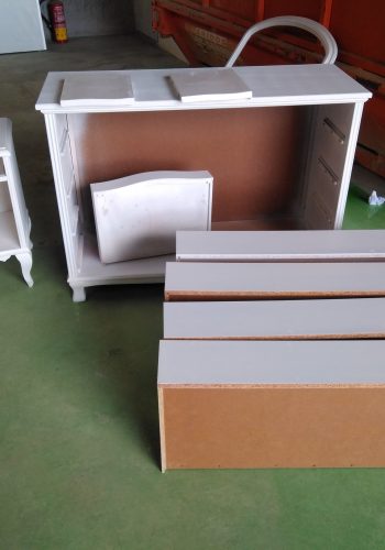 Restauración de dormitorio antiguo a blanco satinado (10)