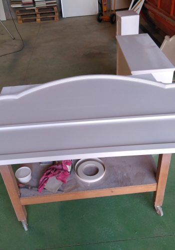 Restauración de dormitorio antiguo a blanco satinado (18)