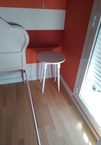 Restauración de dormitorio antiguo a blanco satinado (21)
