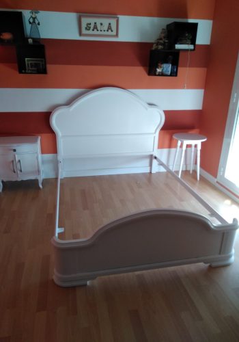 Restauración de dormitorio antiguo a blanco satinado (23)